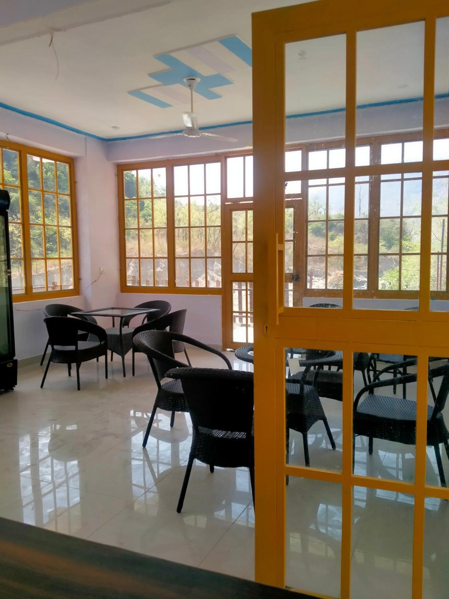Manbhawan River Resort Kokhliyal Gaon Exteriör bild